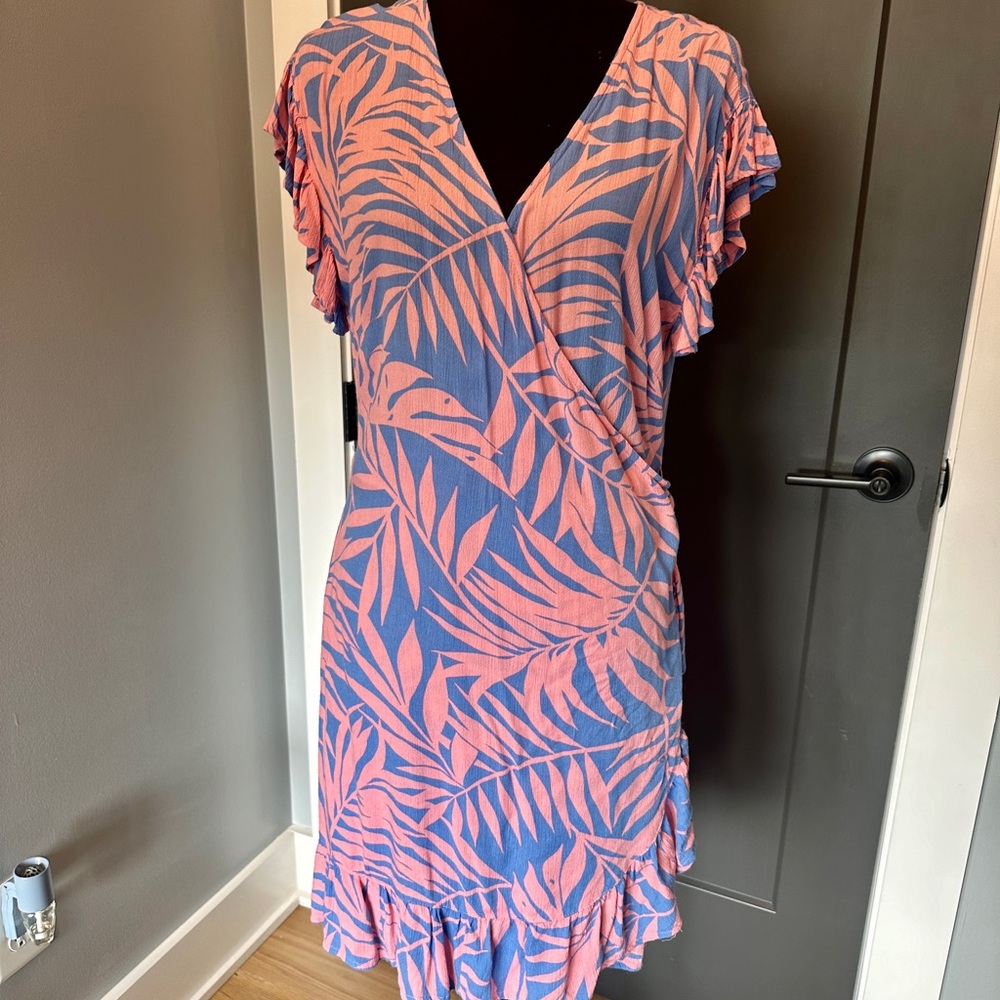 Billabong Pink and light blue palm design wrap dress
